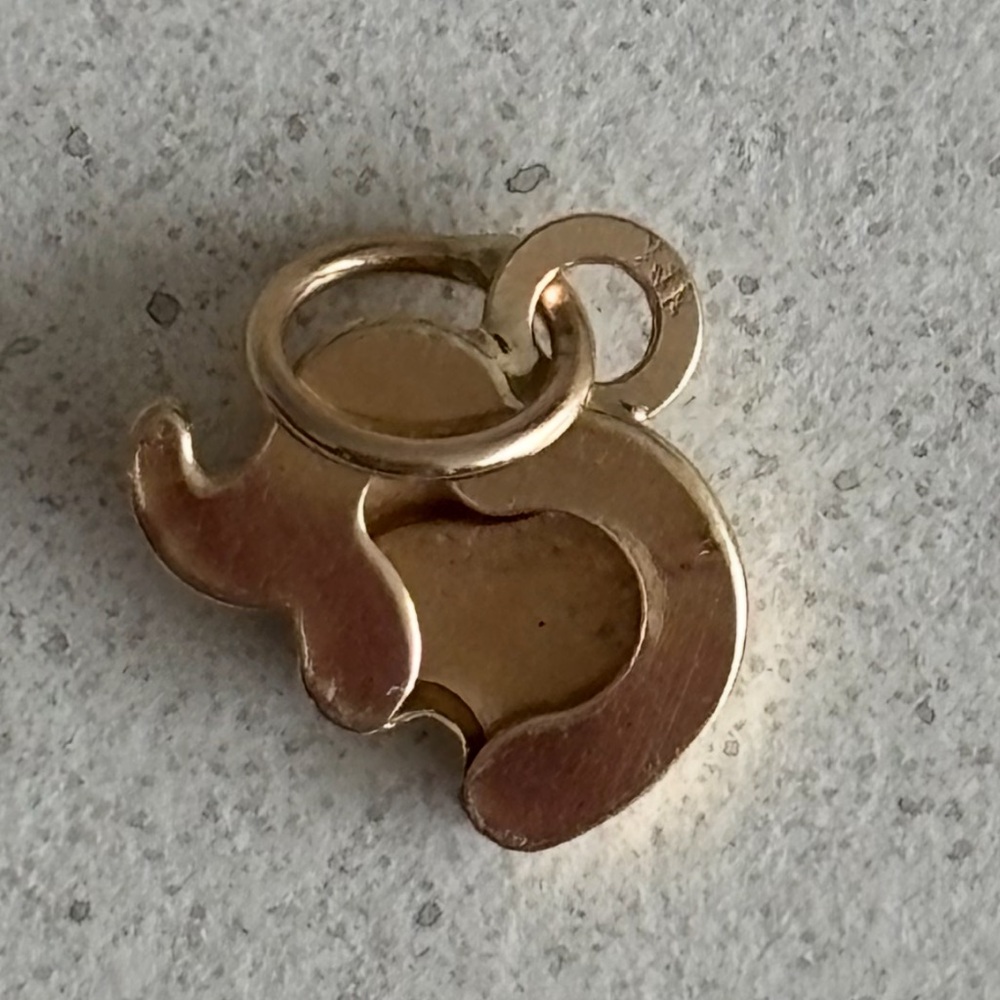 Handmade 14k Solid Gold Elephant Pedant and 14k Solid Gold 18inch chain. - Picture 2 of 8